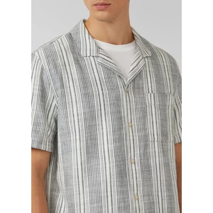 Kép 5/8 - Resort fit: short-sleeved shirt with textured stripes and breast pocket