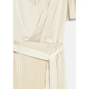 Kép 7/7 - Satin dress with flowing sleeves and pleated skirt