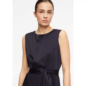 Kép 5/7 - Satin dress with pleated skirt