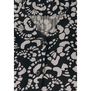 Kép 6/6 - Blúz-Ing - Buttoned V-neck blouse AOP 2510 WS02