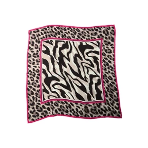 Kép 3/6 - Kieg.ruházat - Nicki Satin Leo Square - 2604