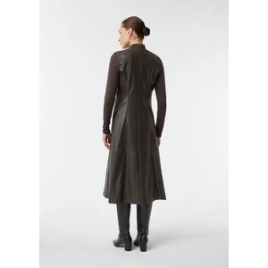 Kép 5/8 - Ruha -  Leather-look midi dress with a deep V-neckline 2510