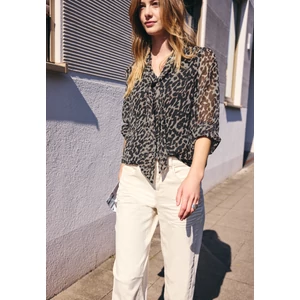 Kép 6/6 - Blúz-Ing - LTD QR Studio_Chiffon v-neck b - 26HW