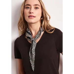 Kép 2/5 - Kieg.ruházat - Nicki Satin Diamond Scarf - 2605
