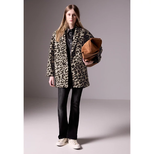 Studio oversized Leo Coat