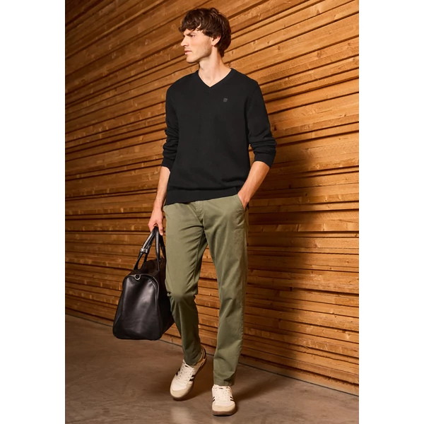 Pulóver - LOS Basic knitted V-neck 2508