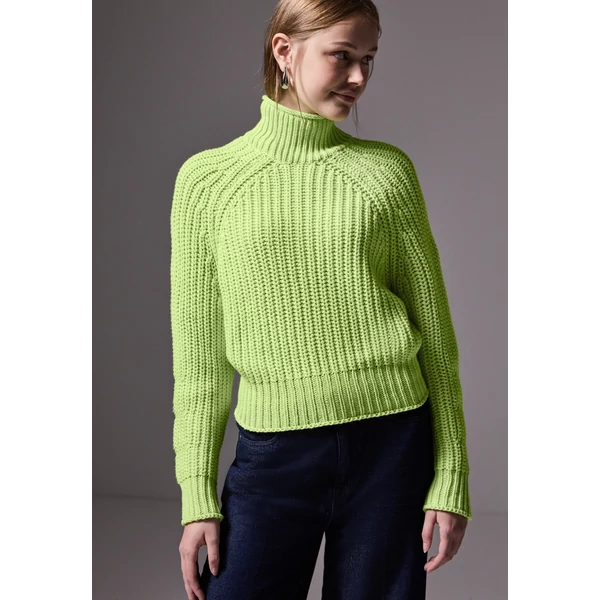 LTD QR_Studio_turtle_neck_ swe 2411