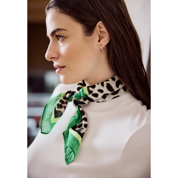 Kieg.ruházat - Printed Cotton Bandana Leo - 2601