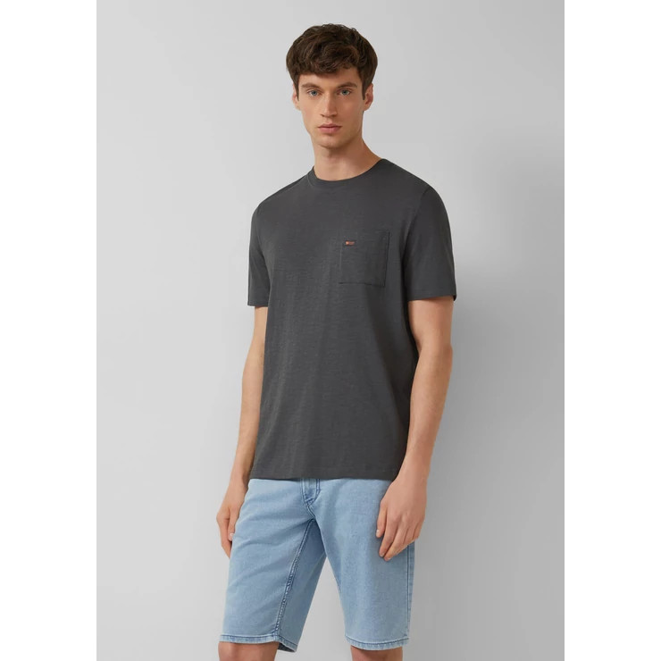 T-shirt in flame yarn structure with breast pocket