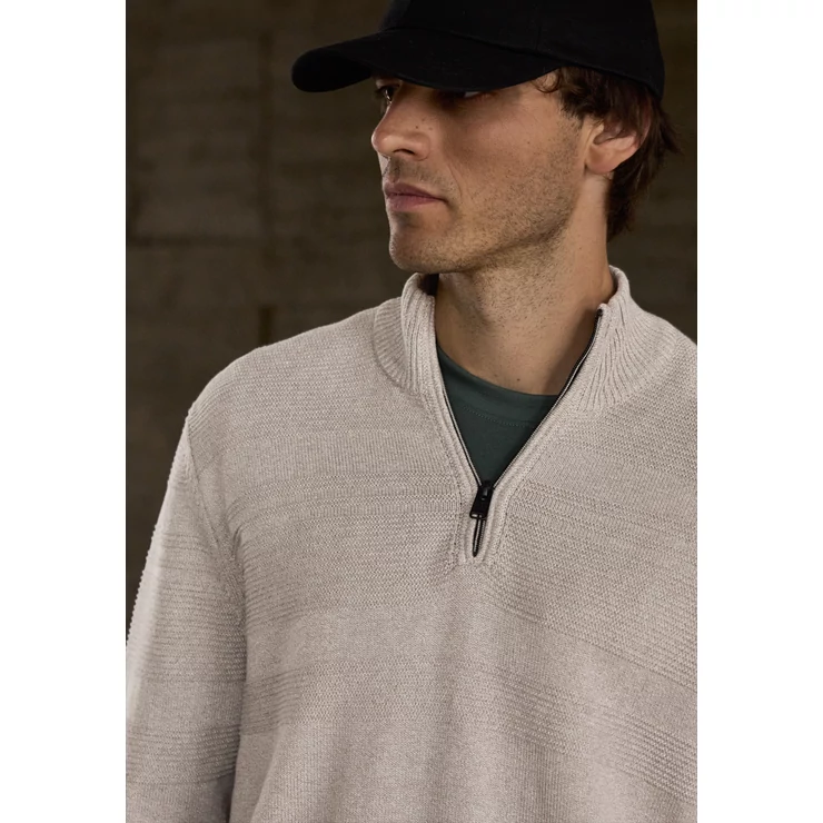 Pulóver - Troyer with structure stripes 2512