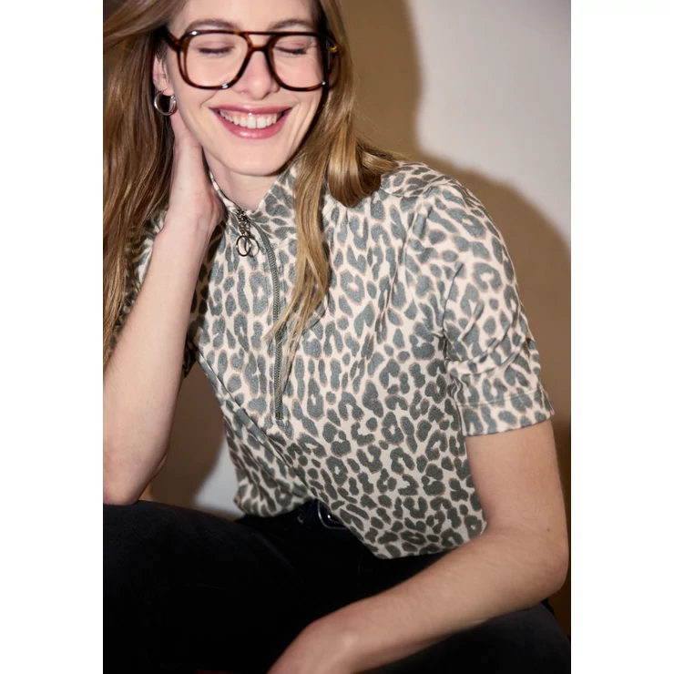 Póló - soft printed shirt w.zipper 2601