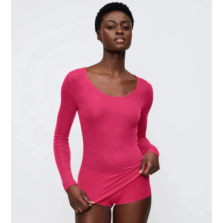 Beauty Layers Top Scoop Neck