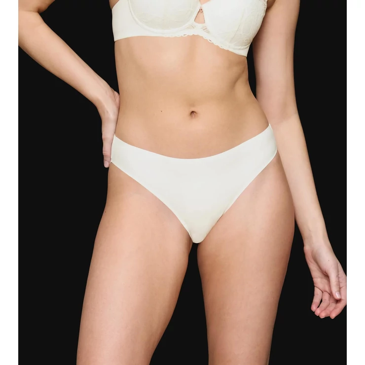 Triumph Alsónemű - Body Make-Up Illusion Lace Highleg Tai
